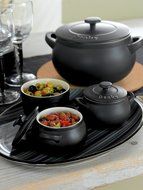 Denby Oven to Table Curved Bean Pot with Cover, 3.3-Liter, Black N2