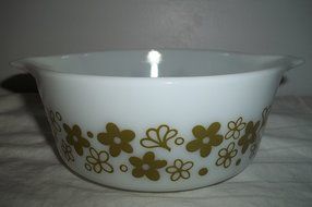 Pyrex Spring Blossom 472b, 1 1/2 Pt Baking, Serving, Storage Dish