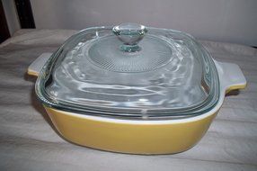 Corning Ware Harvest Gold 1 Quart with Lid