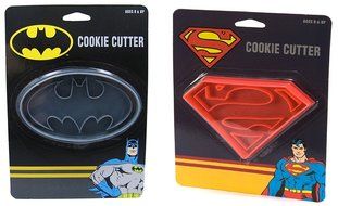 DC Comics Batman + Superman Cookie Cutters Bundle Set, Cookie Stamp