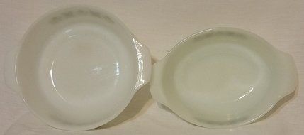 Vintage Anchor Hocking -Fire King - Meadow Green - 2 Piece Set - 1 1/2 Quart &amp; 2 Quart N2