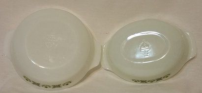Vintage Anchor Hocking -Fire King - Meadow Green - 2 Piece Set - 1 1/2 Quart &amp; 2 Quart N3
