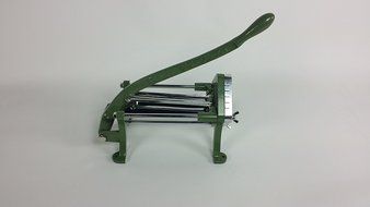 Foodservice Essentials (FFC-50) Commercial French Fry Cutter (1/2-Inch Blade, Die Cast Iron, Green) N8