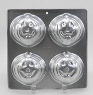 Wilton Little Pumpkins Shaped Baking Pan - 2105-9497 - 4 Pumpkins N2