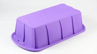Bakerpan Silicone Loaf Pan, Loaf Mold, Bread Pan, Cake Baking Mold, 7 Inch w/ Handle N3