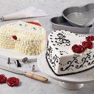 Cake Boss Professional Bakeware 10-Piece Santa and Valentine&#039;s Day Bakeware Set N9