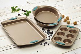 Rachael Ray Cucina 4-Piece Bakeware Set, Latte Brown with Agave Blue Handle Grips N4