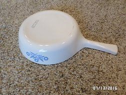 Corning Ware Small 6 and 1/2 Inch Skillet N4