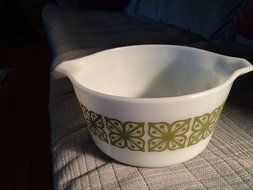 PYREX VERDE GREEN SQUARE FLOWER 1 QT. CASSEROLE - NO LID