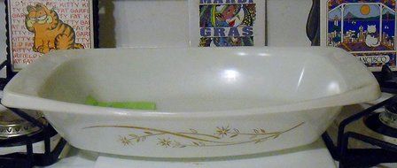 Vintage Pyrex Golden Honeysuckle 2.5 qt. Casserole