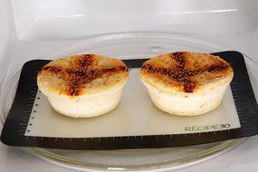 2 X Trusted Brand, Non-Stick Premium, Quarter Sheet Silicone Baking Mats &ndash; Modern Black and White 2 Pack, convenient... N5