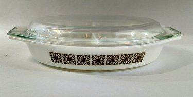 Vintage Pyrex Divided Casserole Dish Verde / Square Flowers Design 1 1/2 Qt. No Lid