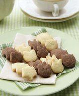 Simomurakihan &quot;Lunch Time&quot; Food &amp; Cookie Cutter Mold 4pcs Set (Bear, Elephant, Rabbit, Pig) 31858 N4