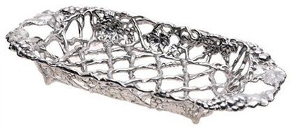 Arthur Court Grape Casserole with 3-Quart Pyrex N2