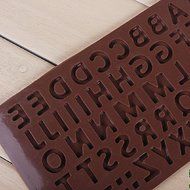DUFUSTORE Chocolate Cake Candy Baking Silicone Bakeware Mould Letter Pattern Random Color N3