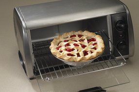 Nordic Ware Compact Ovenware 3-Piece Baking Set N17