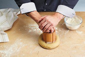Paul Hollywood British Pork Pie Dolly Mold, Large Beechwood N3