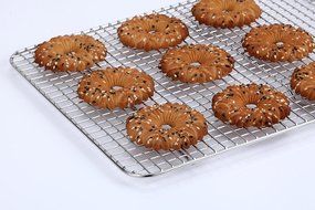 HOMIZE 100% Stainless Steel Wire Cooling Rack for Baking: Oven Safe fits Half Sheet Cookie Pan (16.5&#039;&#039;x11.5&#039;&#039;) N7