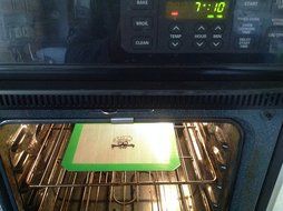 Your Daily Chef Non Stick Silicone Dab Mat Baking Cookie Sheet Set of 2,8.5 Inches X 11 Inches Green N2