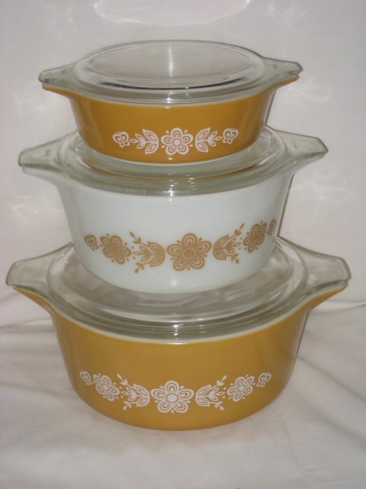 Vintage Pyrex Butterfly Gold 1 Pint, 1 1/2 Quart & 2 1/2 Quart Round Casseroles Baking Dishes w/ Lids - 6 Piece...