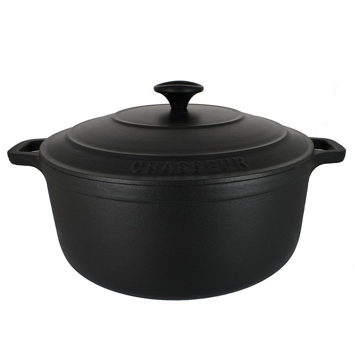 Chasseur 5.5-quart Black French Enameled Cast Iron Round Dutch Oven