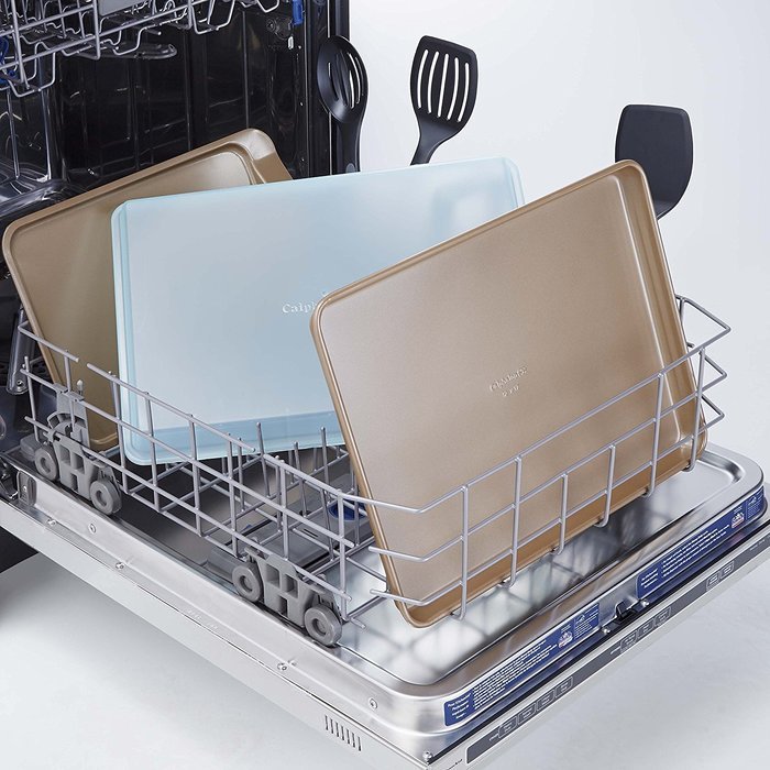 Calphalon Nonstick Bakeware Baking Sheet with Cover, Toffee N3
