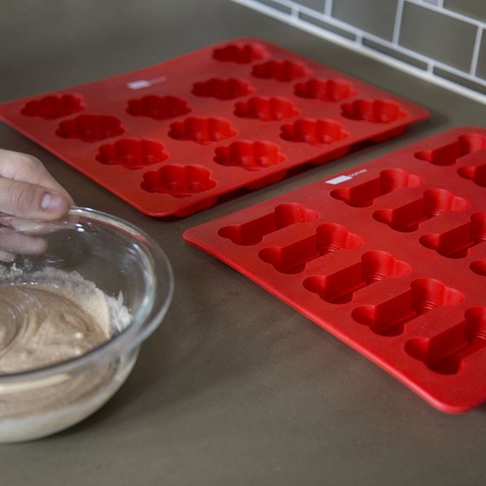 Domestic Corner Dog Bone and Paw Print Silicone Baking Pans - Set of 2 - Red N3