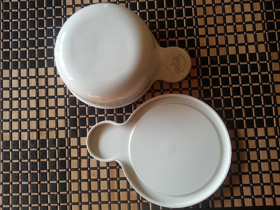 Corning Ware Beige (French White?) 15 Oz. Grab-It Heat N' Eat w/ Plastic Lid N3