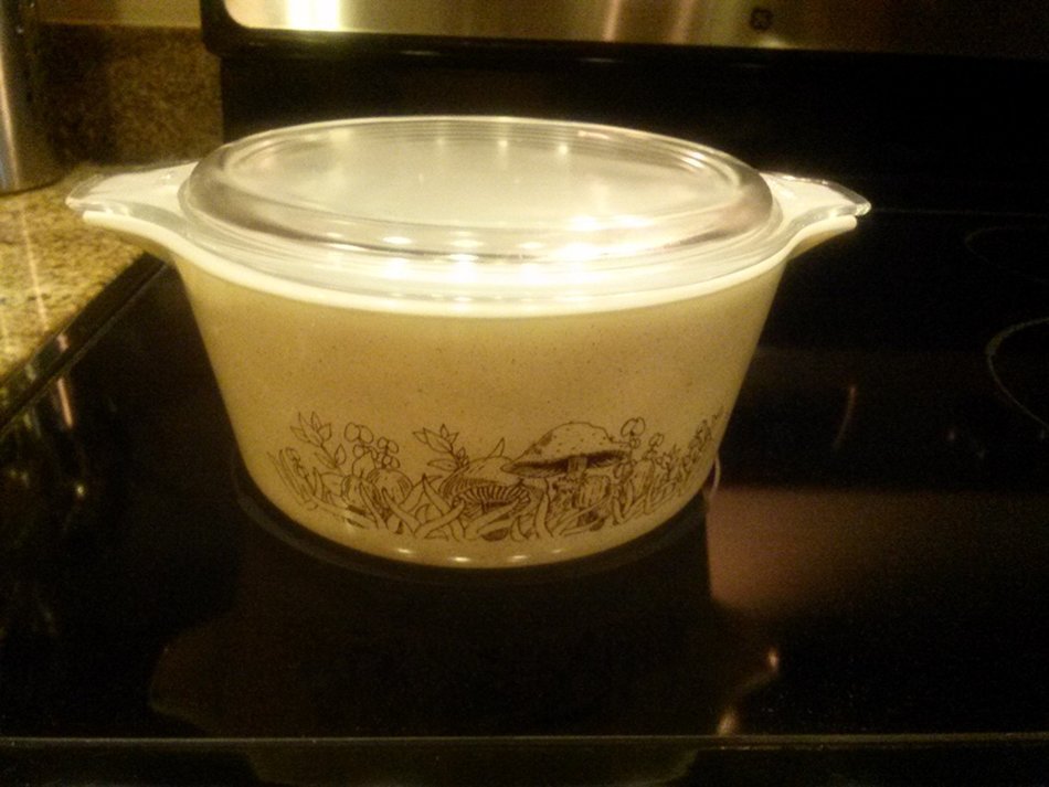 Vintage Pyrex Forest Fancies Mushroom Casserole Dishes with Lid 474-C N2