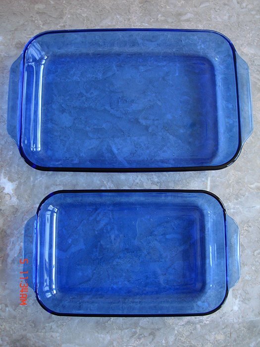 Pyrex Cobalt Blue Casserole Dish Set w/Insulated Carring Case N4