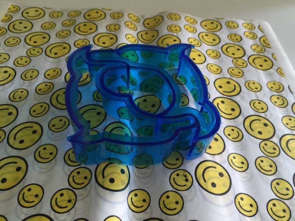 (SET OF 6) Cookie, Cake, Sandwich Cutter & Bread Crust Remover, FREE 30 Smiley Stylish Wrappers,6 Cute Shapes-Star... N6