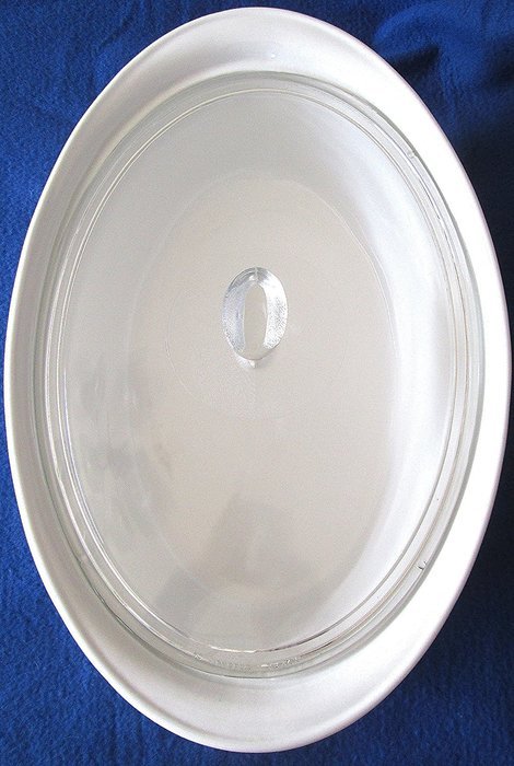 Corning Ware French White Stoneware Large 4 Quart Oval Casserole with Lid N2