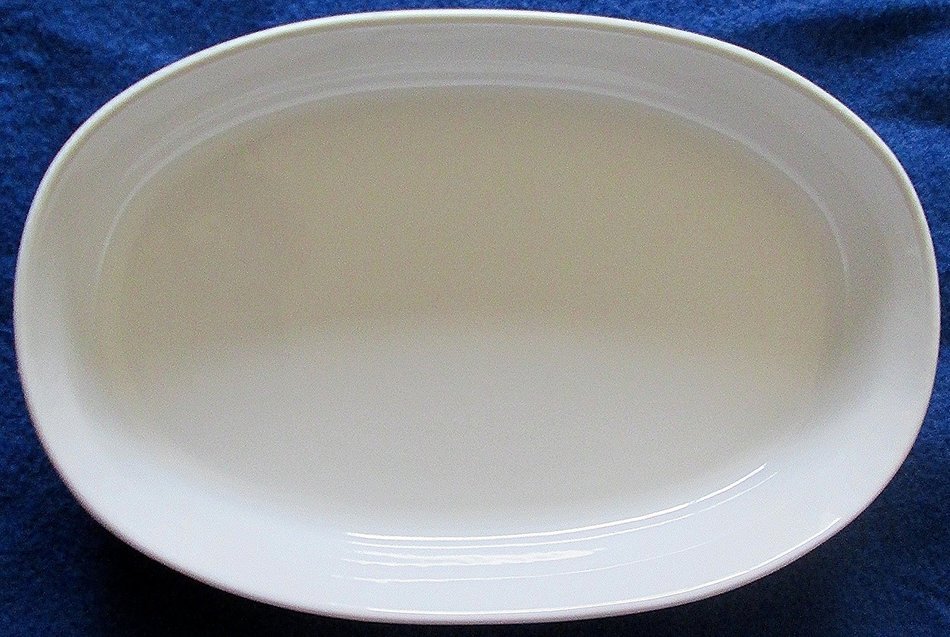 Corning Ware French White 23 Oz Oval Stoneware Casserole 679ml - No Lid N2