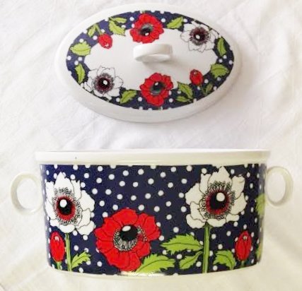 Vintage 1960's Georges Briard Oval Covered Casserole Dish - Polka Poppy (4-1/2" Tall X 9-3/8" Wide) N3