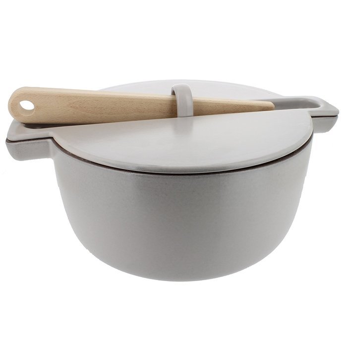 French Home 3.2-quart White Flame Top Round Covered Casserole N2