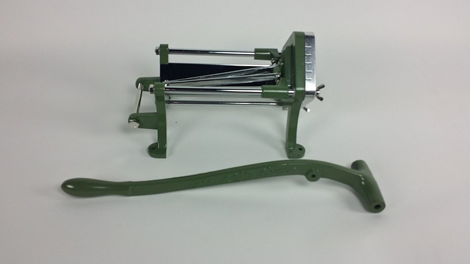 Foodservice Essentials (FFC-50) Commercial French Fry Cutter (1/2-Inch Blade, Die Cast Iron, Green) N3