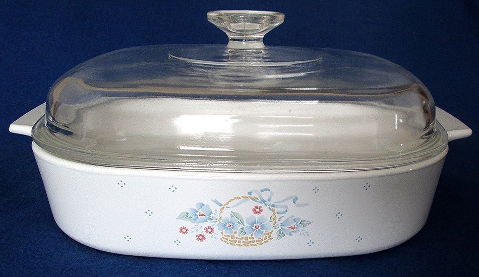 Corning Ware A-10-B 2.5 Liter Casserole with Lid - Blue Floral Basket Pattern