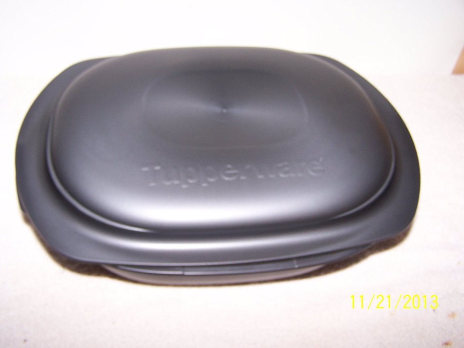 Tupperware UltraPro 2.1qt Casserole Pan With Cover Cosmos N3