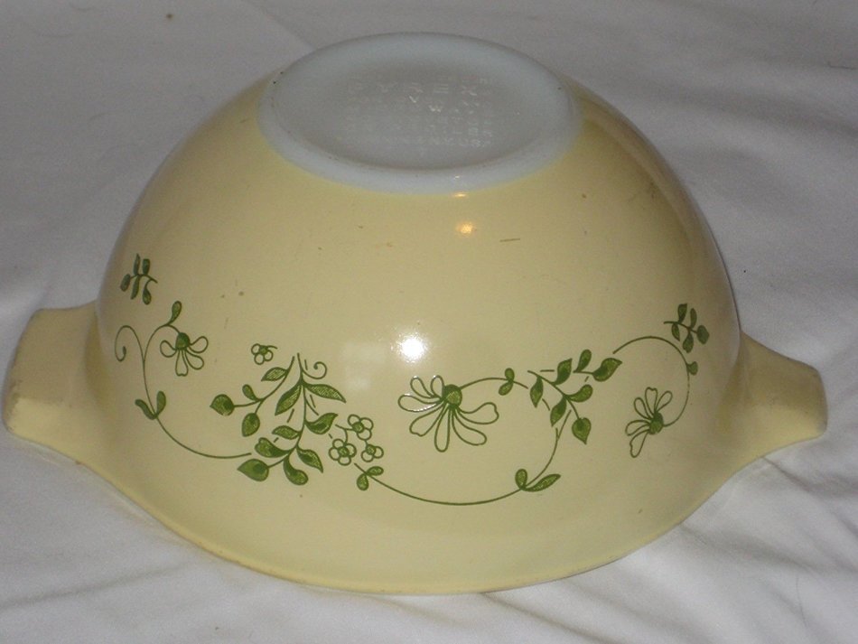 Vintage Pyrex Pale Yellow & Green Shenandoah 750 ml Cinderella Mixing Nesting Batter Bowl USA #441