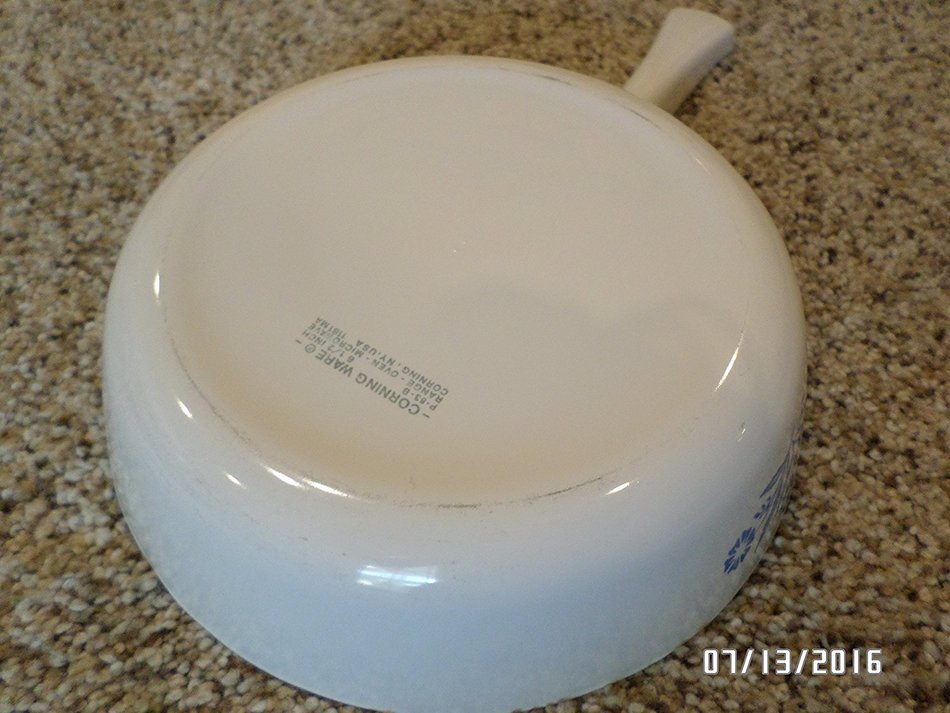 Corning Ware Small 6 and 1/2 Inch Skillet N3