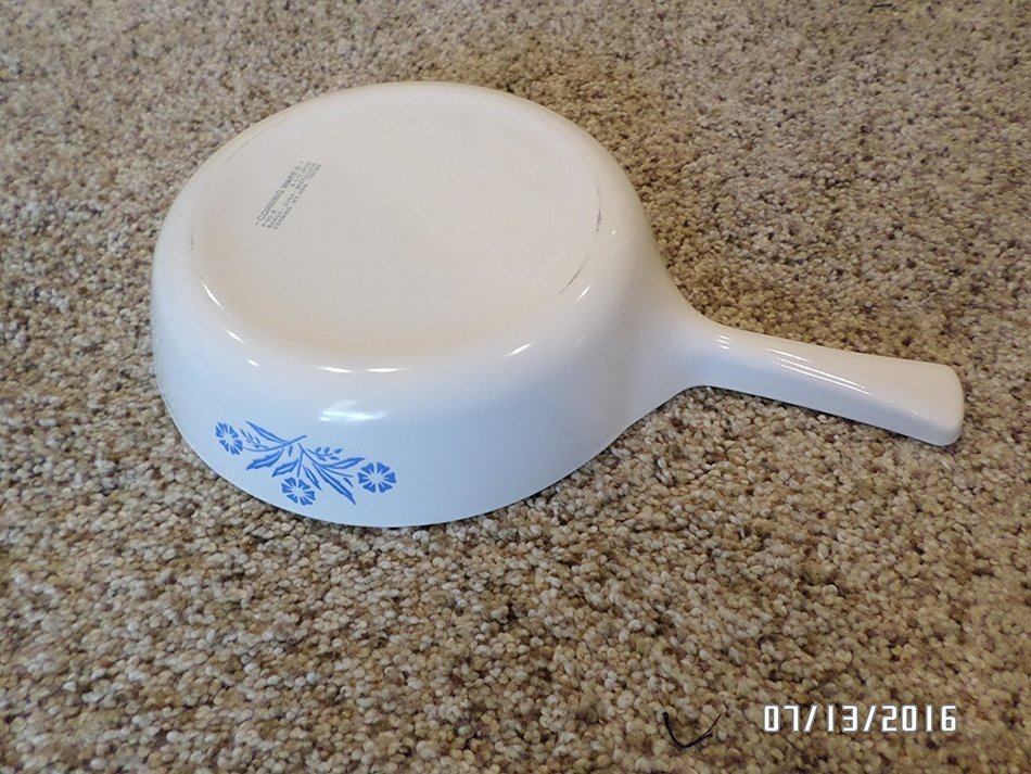 Corning Ware Small 6 and 1/2 Inch Skillet N4
