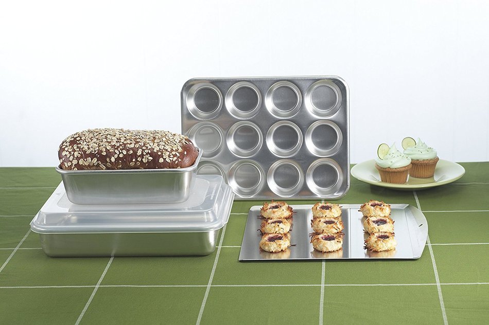 Nordic Ware 5-Piece Baking Set, Metal N2