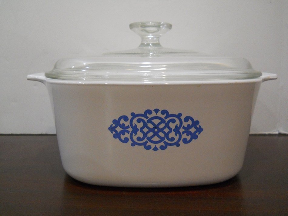 Corning ware 3 quart casserole with lid a 3 b blue medallion pattern