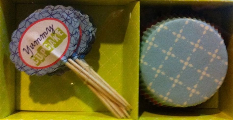 Michaels Sweet Rhapsody Cupcake Set - 13 Baking Cups 13 Picks