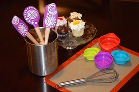 Baking set (9 piece): Set includes 3 silicone spatulas (purple), 1 nonstick silicone baking mat, 1 Silicone whisk... N5