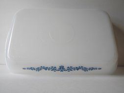Glasbake 263 Yellow Daisy 2 1/2 Quart Milkwhite Oblong Casserole Ovenware Glass Dish N2