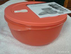Tupperware Crystalwave 4qt Microwaveable dish Coral Crush with Sugar Vent