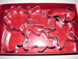 Gourmet Club 6 unique Cookie Cutter Shapes N3