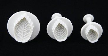 DGI MART 3 Cavities Cute Funny Guitar Shaped Ice Chocolate Sugar Cake Silicone Mini Cube Craft Fondant Mold Tray N3