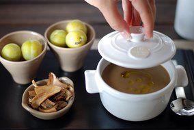 Emile Henry 0.3 Litre Natural Chic Mini Casserole, Nougat N2